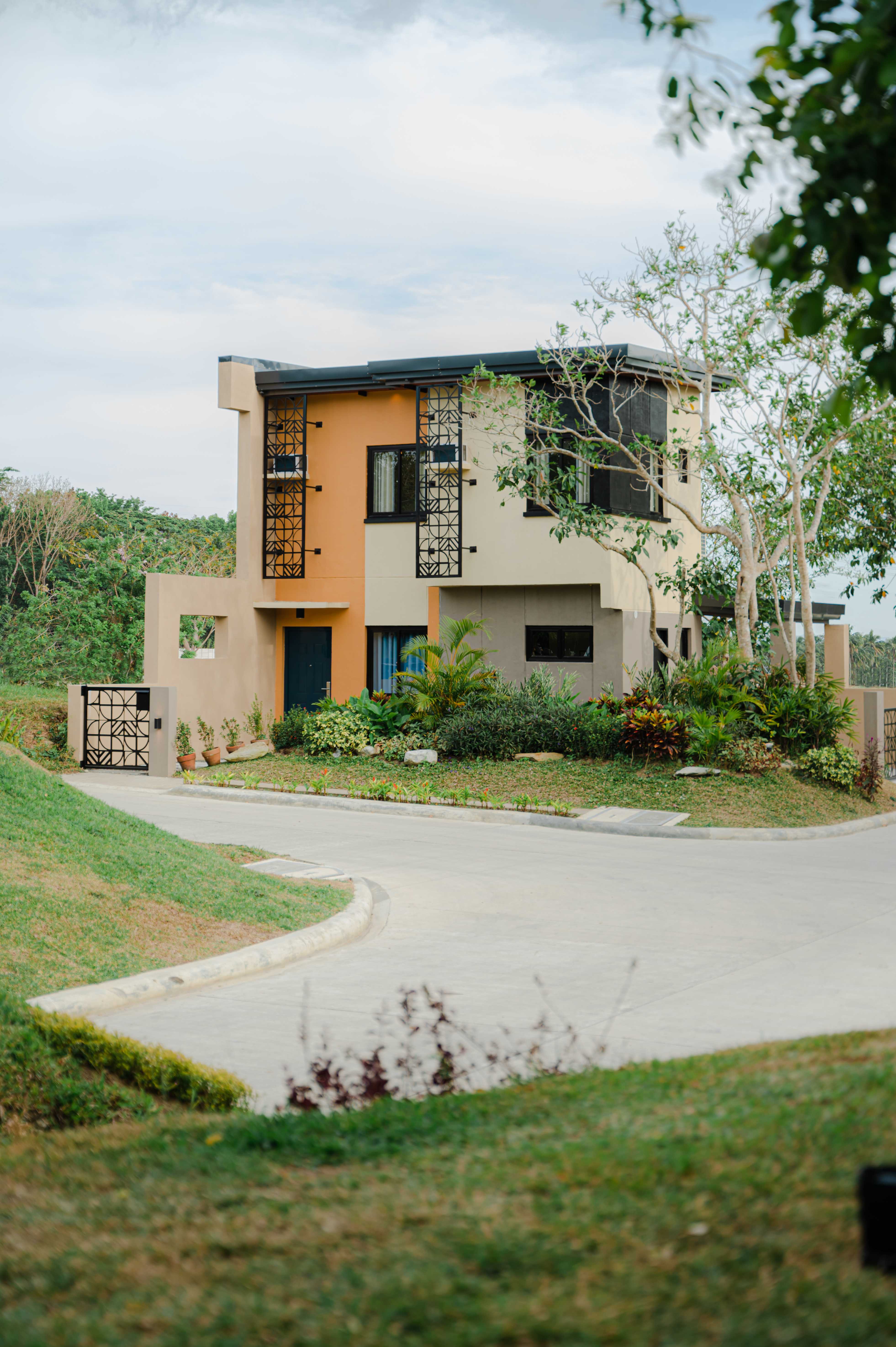 Platinum Exterior 4
