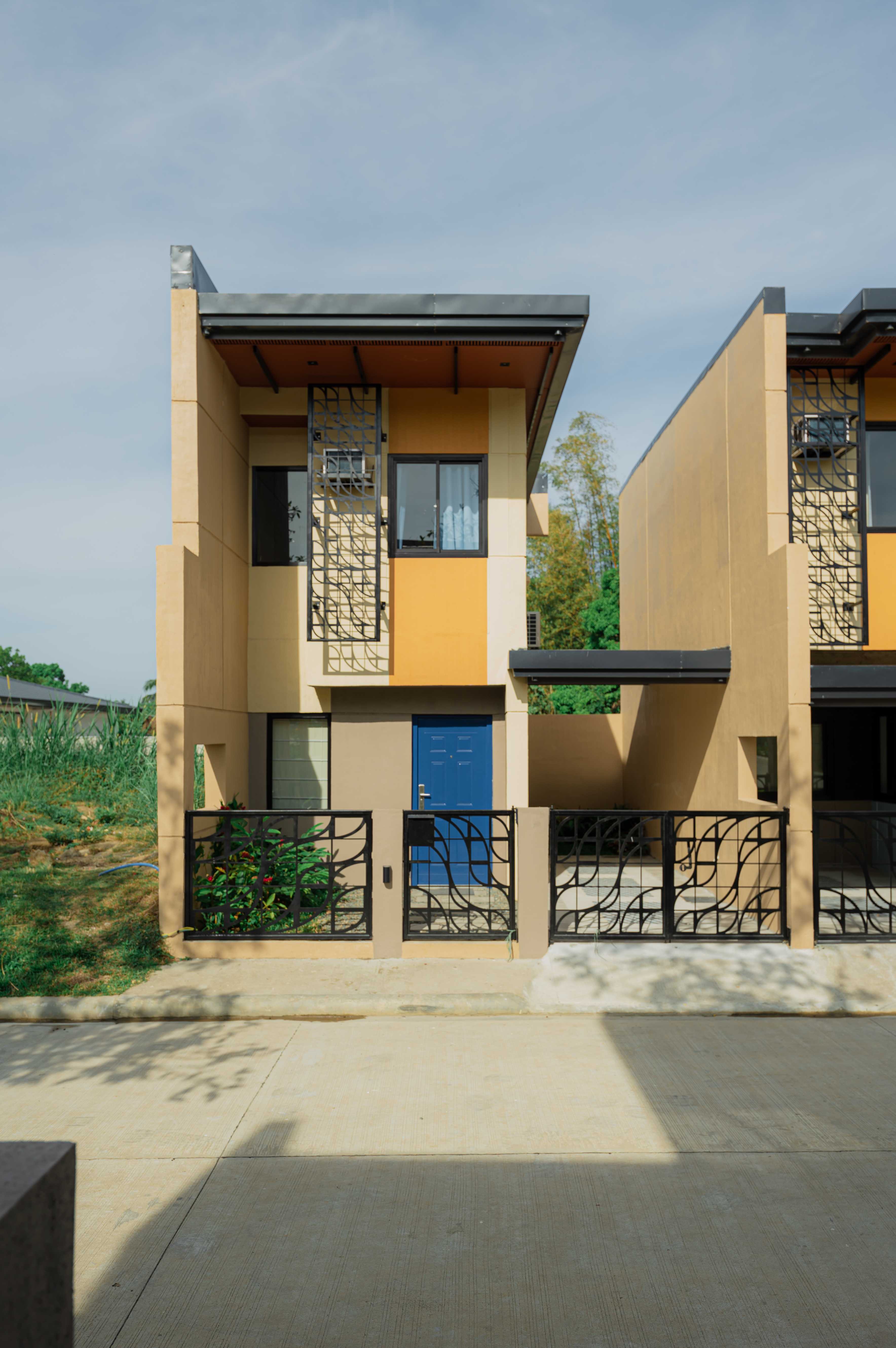 Gold Exterior 1
