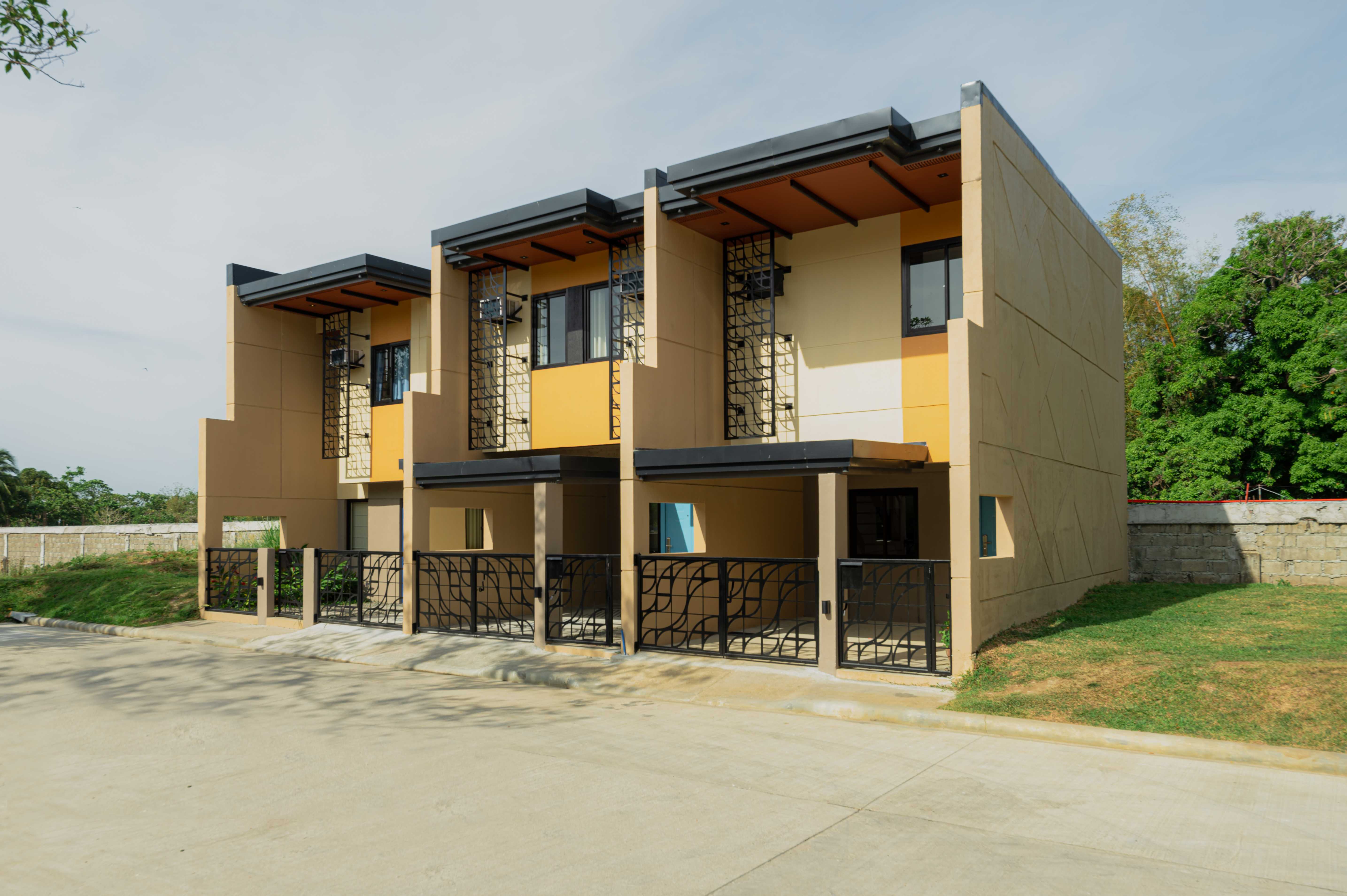 Silver Exterior 2